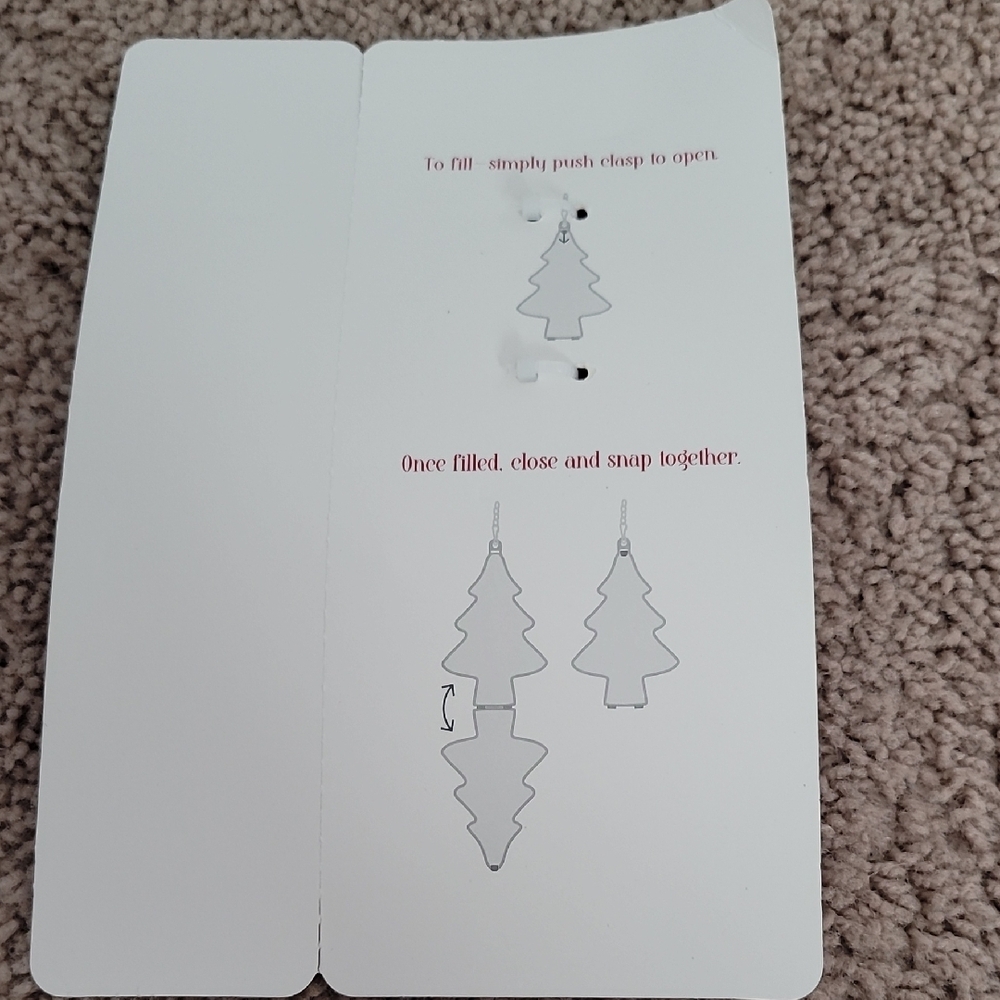 Christmas Tree Tea Infuser In Gold - Picture 2 of 3